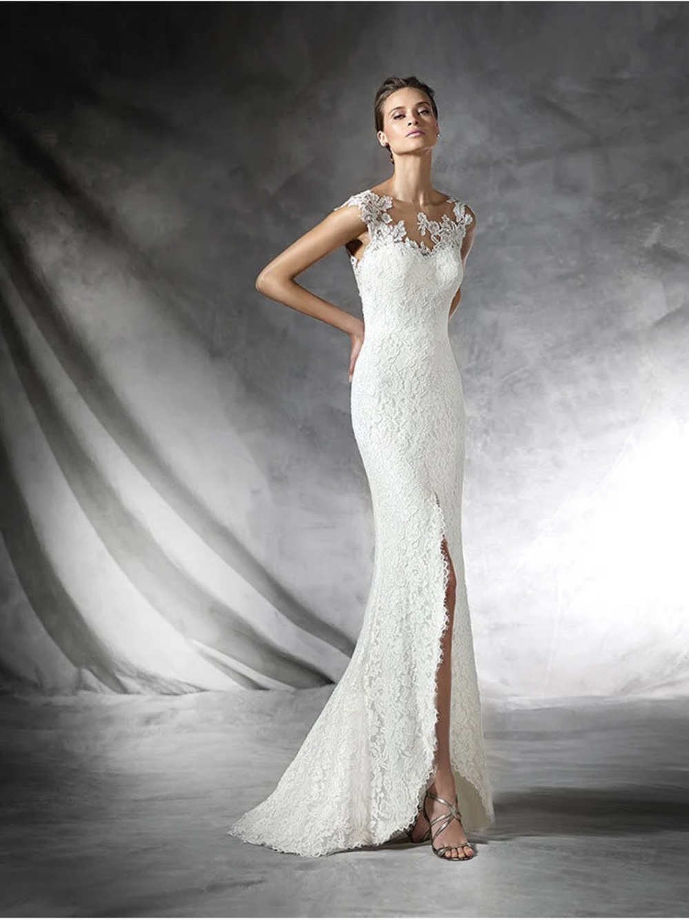 Gorgeous Pronovias Preta Lace Illusion Gown
